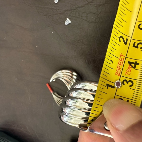 Set of two swirl earrings, gold, and silver - Picture 14 of 14